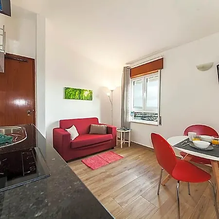 Hotel A38 - Rising Sun Top-floor Flat