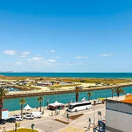 A38 - Rising Sun Top-floor Flat Hotel