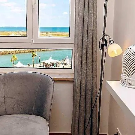 A38 - Rising Sun Top-floor Flat 2* Lagos